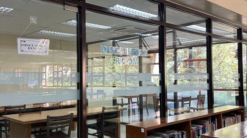 DISCUSSION ROOM